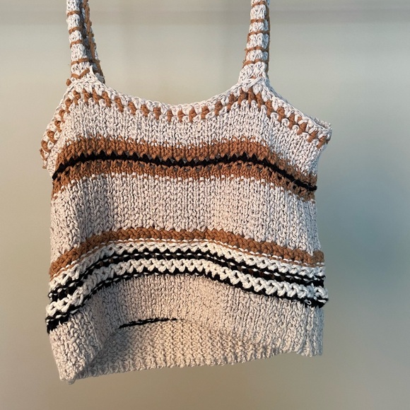 Crotchet crop top - Picture 1 of 3